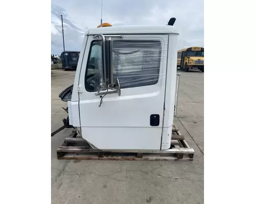 FREIGHTLINER FL70 Cab