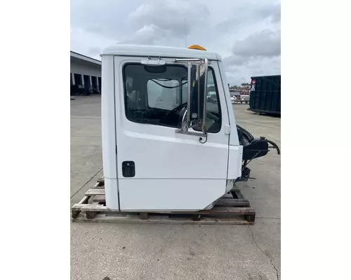 FREIGHTLINER FL70 Cab