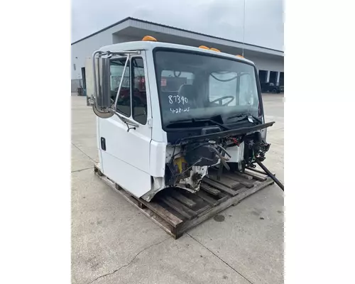 FREIGHTLINER FL70 Cab