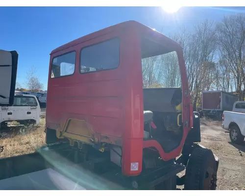 FREIGHTLINER FL70 Cab