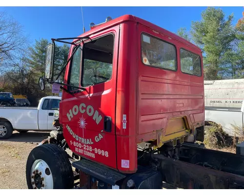 FREIGHTLINER FL70 Cab