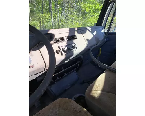 FREIGHTLINER FL70 Cab
