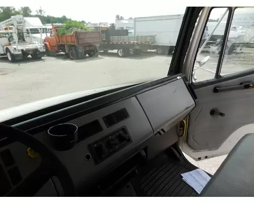 FREIGHTLINER FL70 Cab