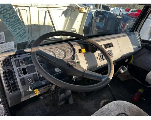 FREIGHTLINER FL70 Cab