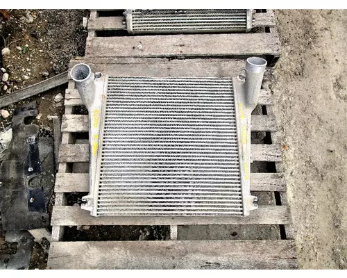 FREIGHTLINER FL70 Charge Air Cooler (ATAAC)