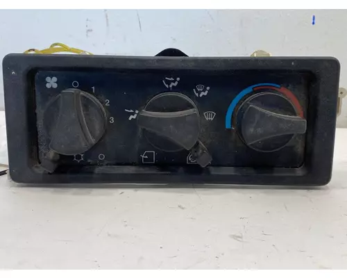 FREIGHTLINER FL70 Climate Control