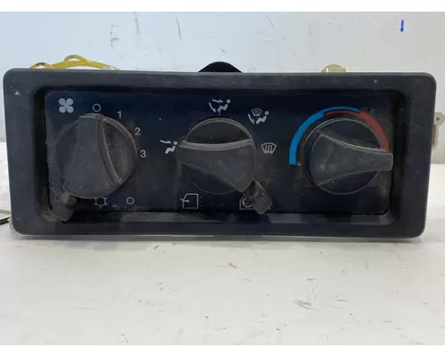 FREIGHTLINER FL70 Climate Control