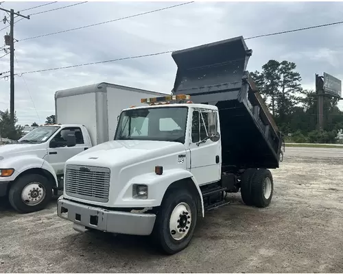 FREIGHTLINER FL70 Complete Vehicle