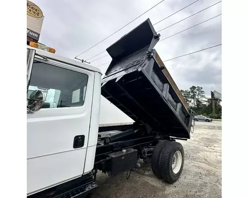 FREIGHTLINER FL70 Complete Vehicle