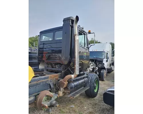 FREIGHTLINER FL70 Complete Vehicle
