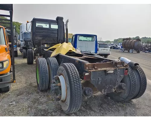 FREIGHTLINER FL70 Complete Vehicle