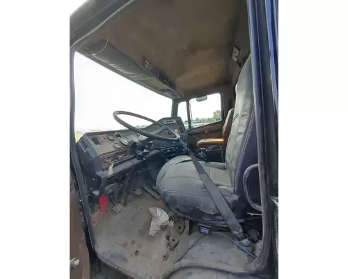FREIGHTLINER FL70 Complete Vehicle