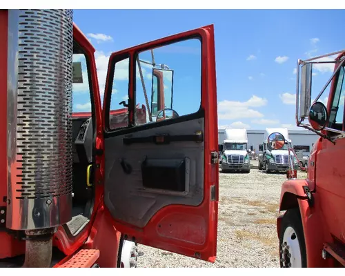 FREIGHTLINER FL70 DOOR ASSEMBLY, FRONT