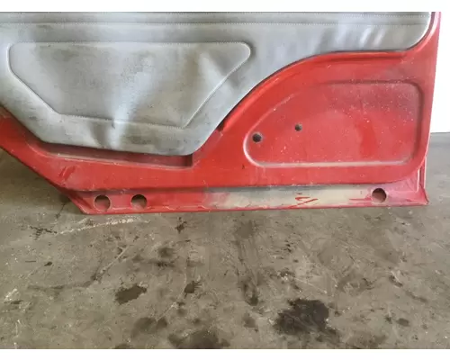 FREIGHTLINER FL70 DOOR ASSEMBLY, FRONT