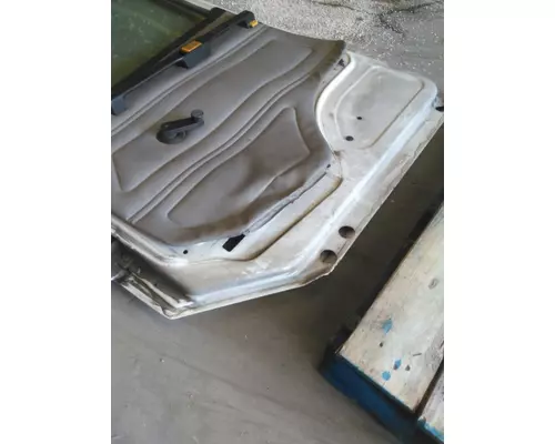 FREIGHTLINER FL70 DOOR ASSEMBLY, FRONT