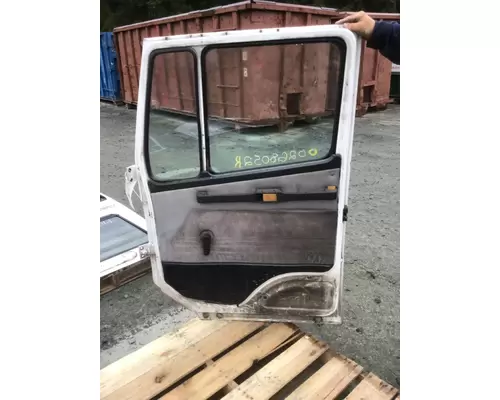 FREIGHTLINER FL70 DOOR ASSEMBLY, FRONT