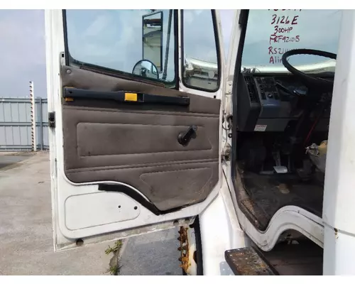 FREIGHTLINER FL70 DOOR ASSEMBLY, FRONT