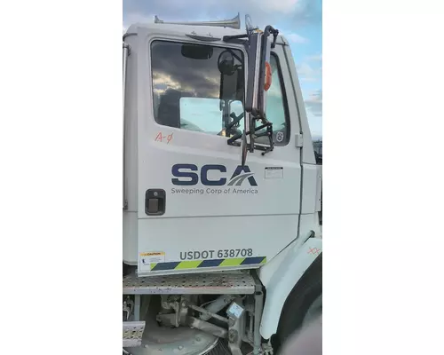 FREIGHTLINER FL70 DOOR ASSEMBLY, FRONT