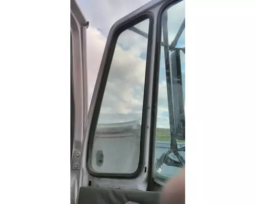 FREIGHTLINER FL70 DOOR ASSEMBLY, FRONT