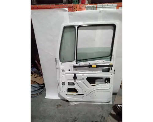FREIGHTLINER FL70 DOOR-FRONT
