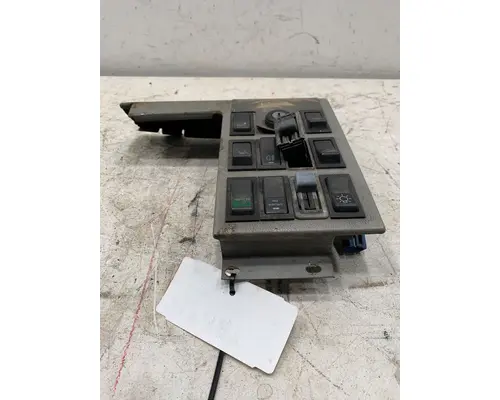 FREIGHTLINER FL70 Dash  Console Switch