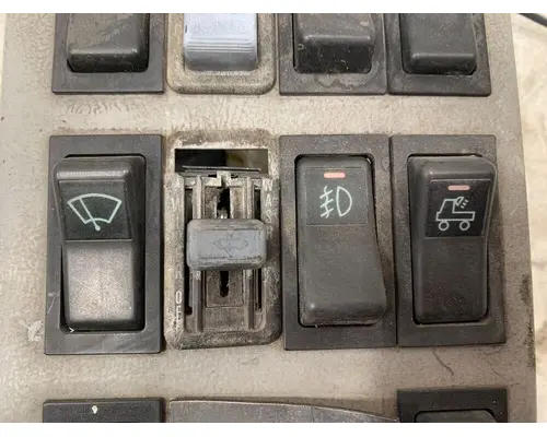 FREIGHTLINER FL70 Dash  Console Switch