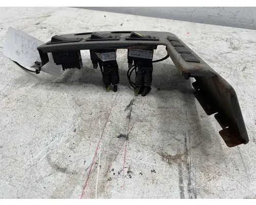 FREIGHTLINER FL70 Dash  Console Switch