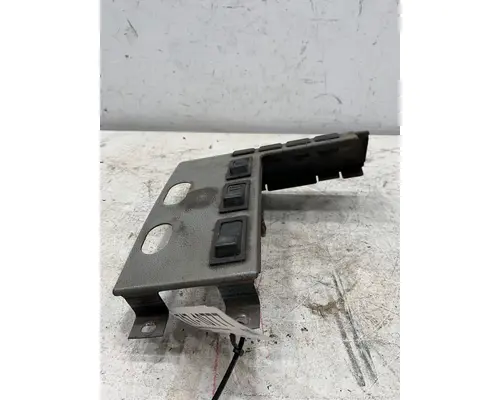 FREIGHTLINER FL70 Dash  Console Switch