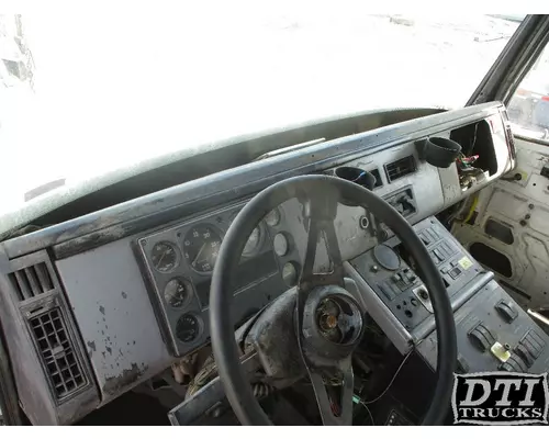 FREIGHTLINER FL70 Dash Assembly