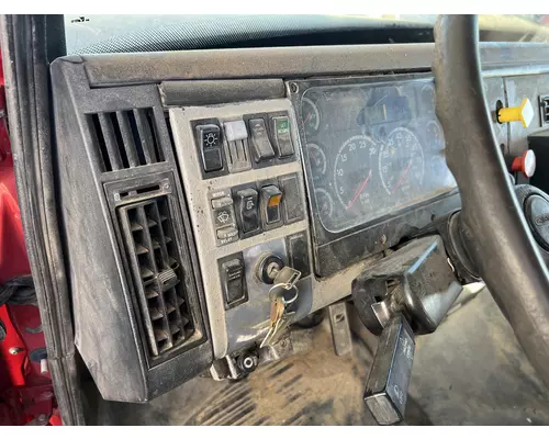 FREIGHTLINER FL70 Dash Assembly