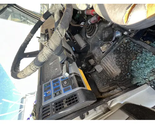 FREIGHTLINER FL70 Dash Assembly