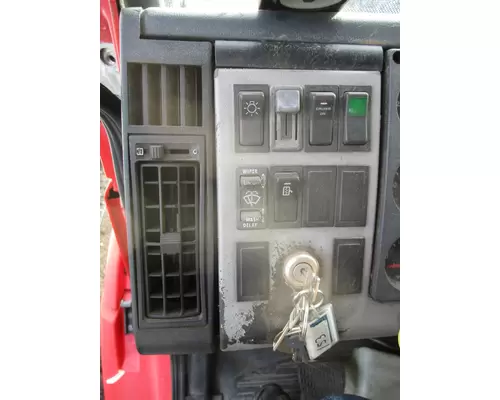 FREIGHTLINER FL70 Dash Assembly