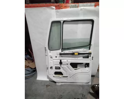 FREIGHTLINER FL70 Door Assembly, Front