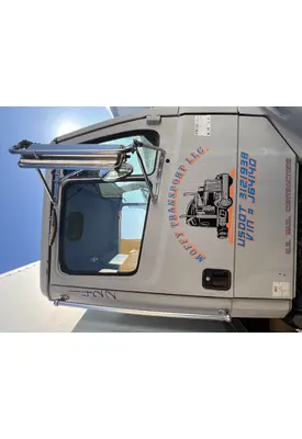 FREIGHTLINER FL70 Door Assembly, Front