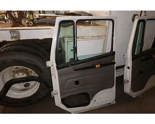 FREIGHTLINER FL70 Door Assembly, Front