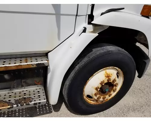 FREIGHTLINER FL70 FENDER EXTENSION