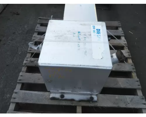 FREIGHTLINER FL70 FUEL TANK AUXILLARY