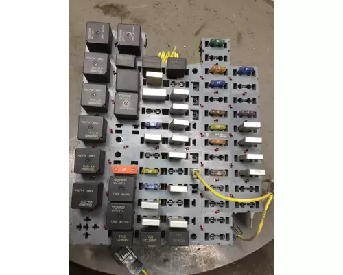 FREIGHTLINER FL70 FUSE BOX