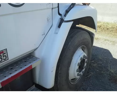 FREIGHTLINER FL70 Fender Extension