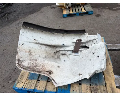 FREIGHTLINER FL70 Fender Extension