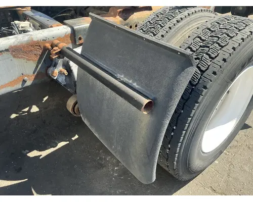 FREIGHTLINER FL70 Fender