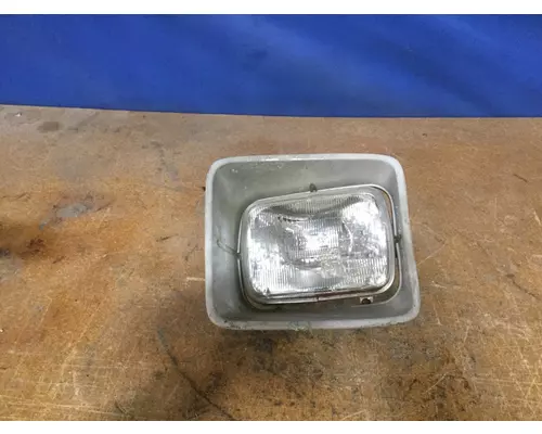 FREIGHTLINER FL70 HEADLAMP ASSEMBLY