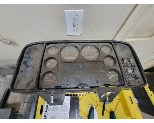 FREIGHTLINER FL70 Instrument Cluster