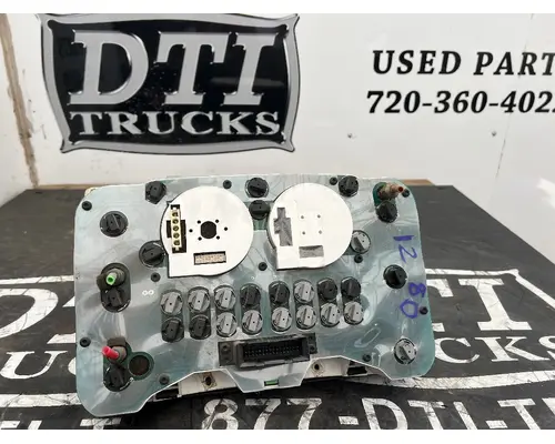 FREIGHTLINER FL70 Instrument Cluster