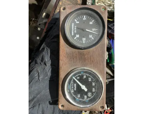 FREIGHTLINER FL70 Speedometer Head Cluster