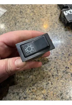 FREIGHTLINER FL70 Switch