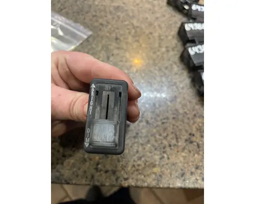 FREIGHTLINER FL70 Switch