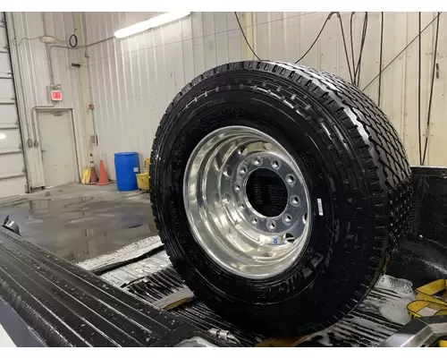 FREIGHTLINER FL70 Tire and Rim