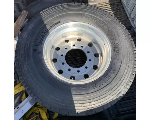 FREIGHTLINER FL70 Tire and Rim