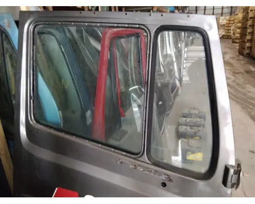 FREIGHTLINER FL80 1991-2005 DOOR ASSEMBLY, FRONT